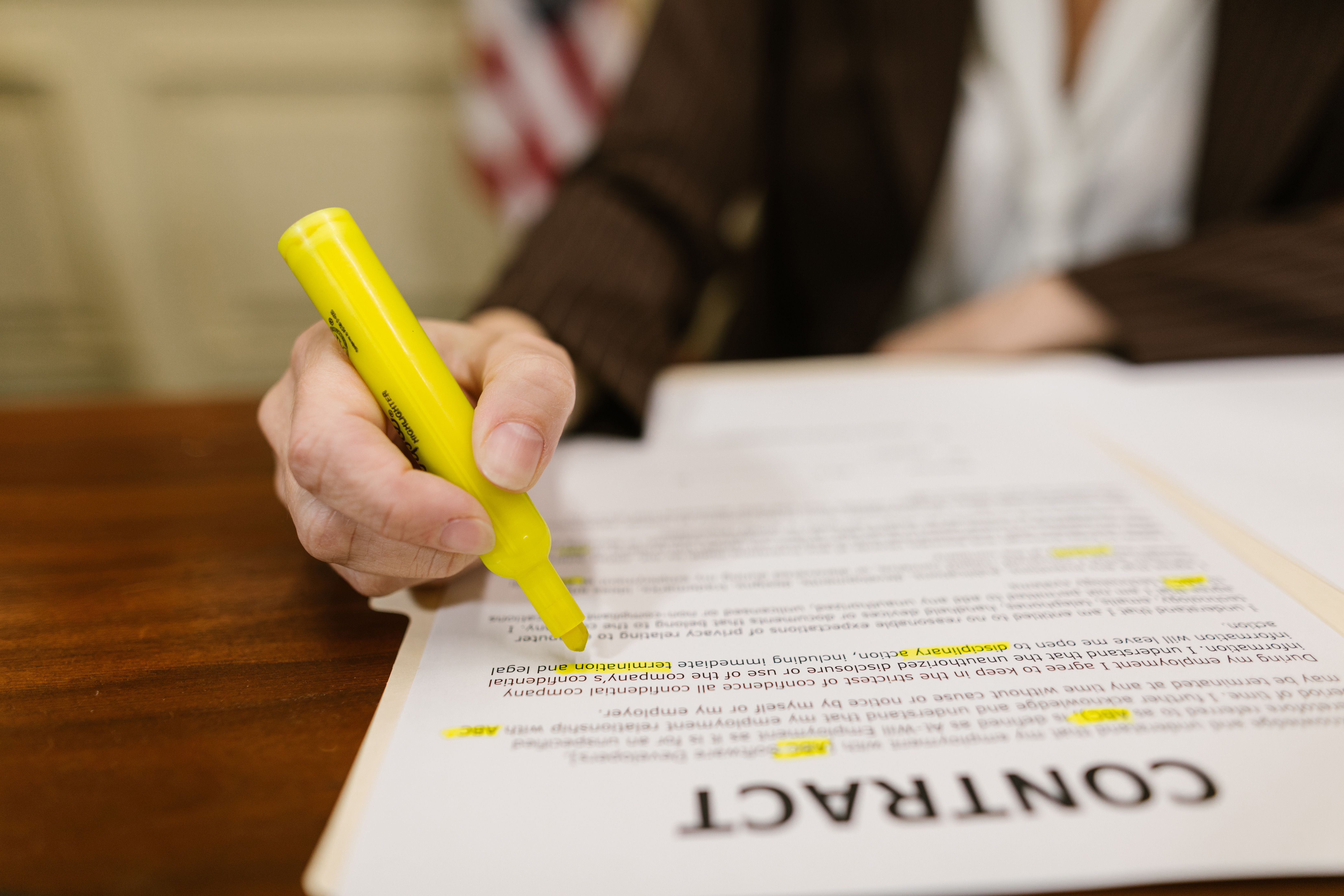Clause-by-clause review of construction contract and tender documents